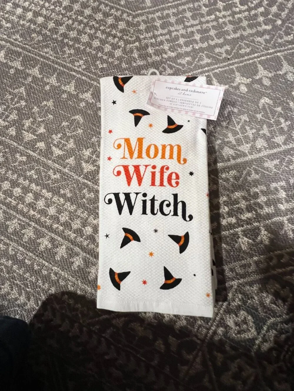 Cupcakes & cashmere halloween kitchen towels set 3 mom wife witch hats NWT